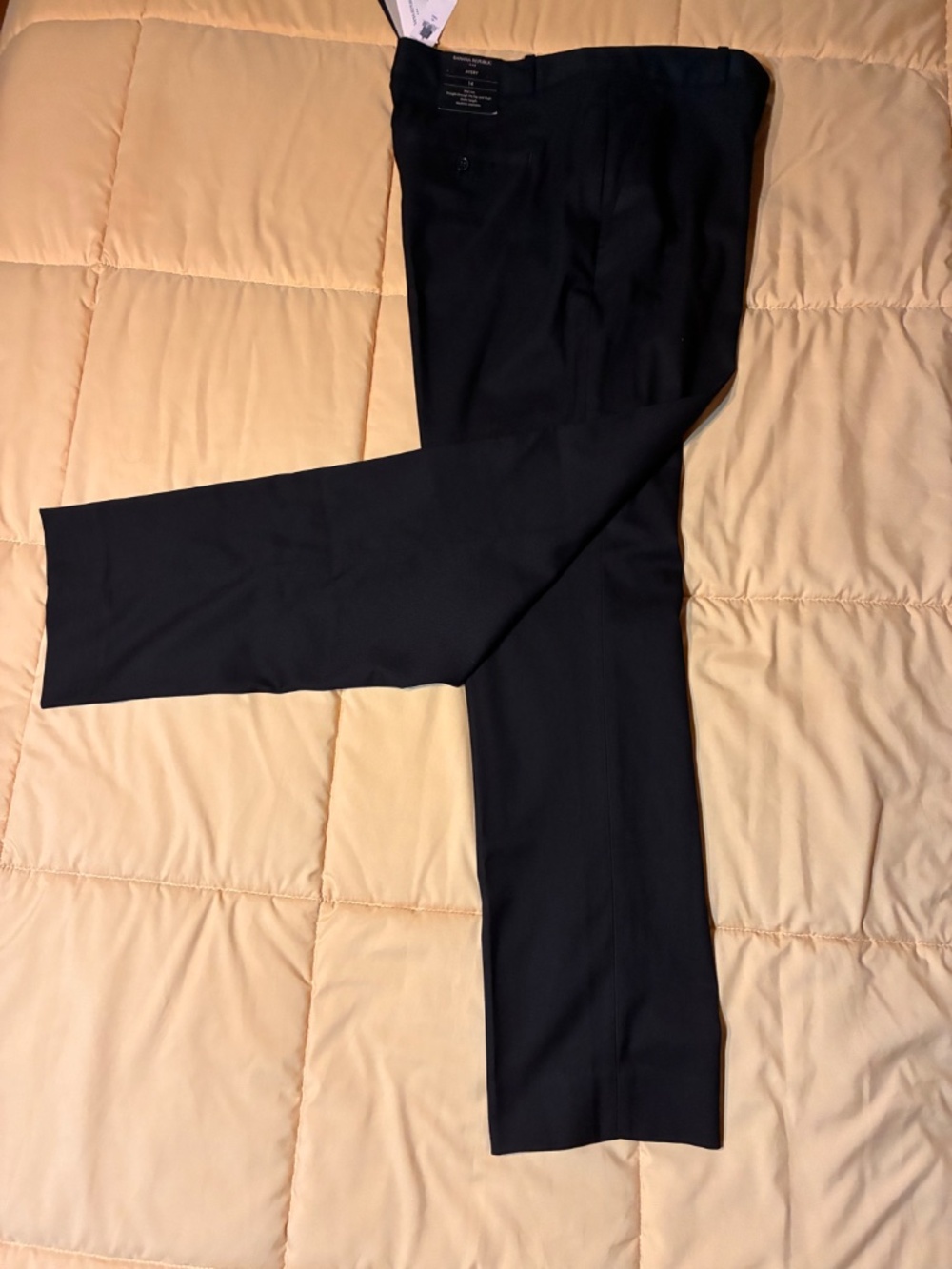 Fall ready with these smart mid-rise pants!